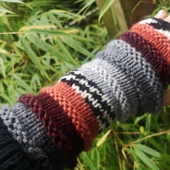 Multicolor Striped Knit Fingerless Gloves Mittens ArmWarmerHandmade in C… - Picture 7 of 10